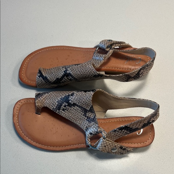 Carlos Santana Beige Snake Print Sandals - Picture 3 of 5